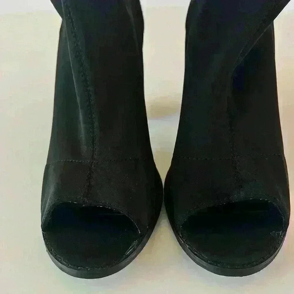 NEW! Urban Outfitters Black Peep Toe Glove Bootie. - Picture 6 of 8